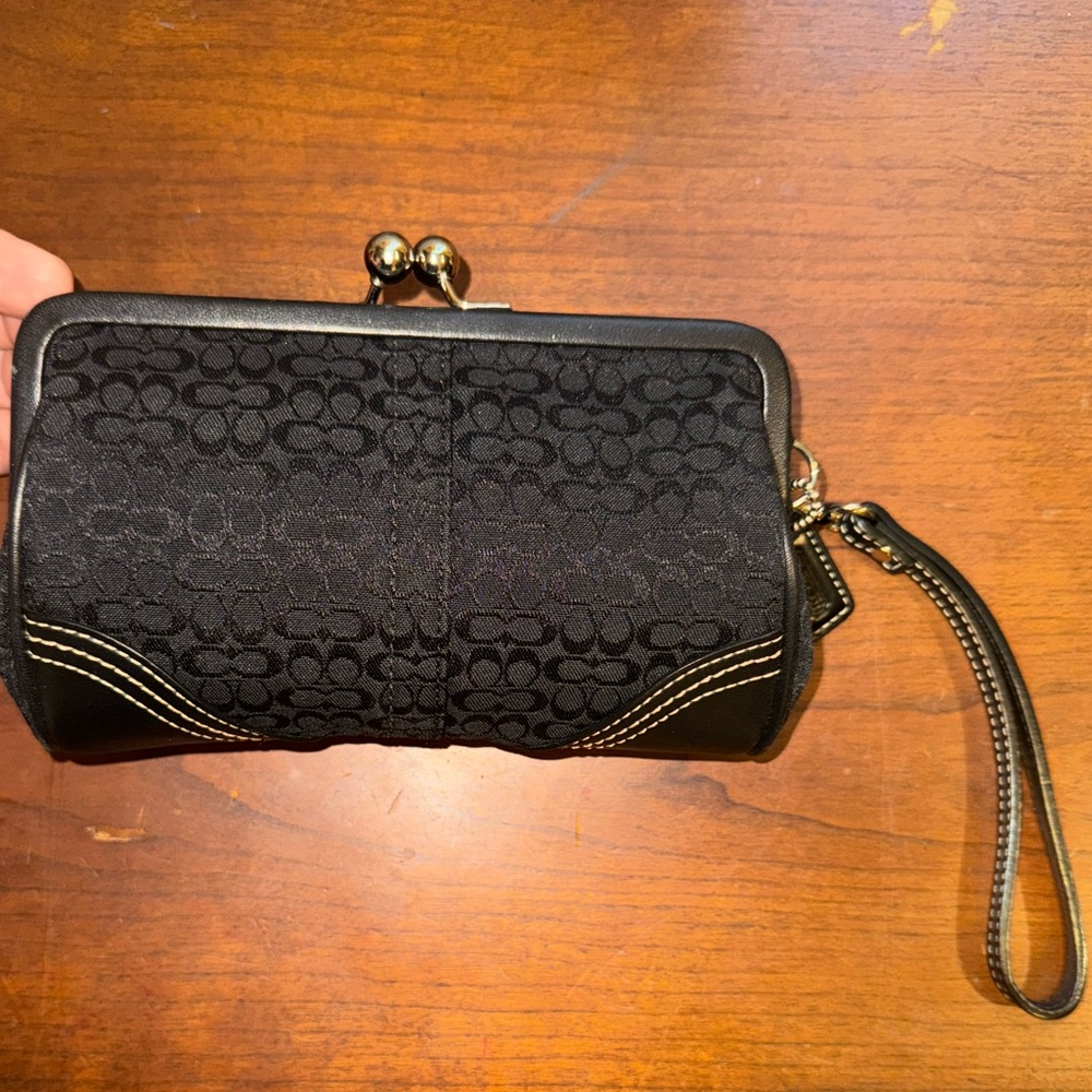 COACH Y2K Kisslock SoHo Black and White Wristlet Coin Pouch EVC